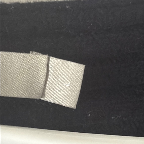 Vince Black Crew Neck Sweater with Relaxed Fit cutout back Lagenlook - Picture 6 of 12